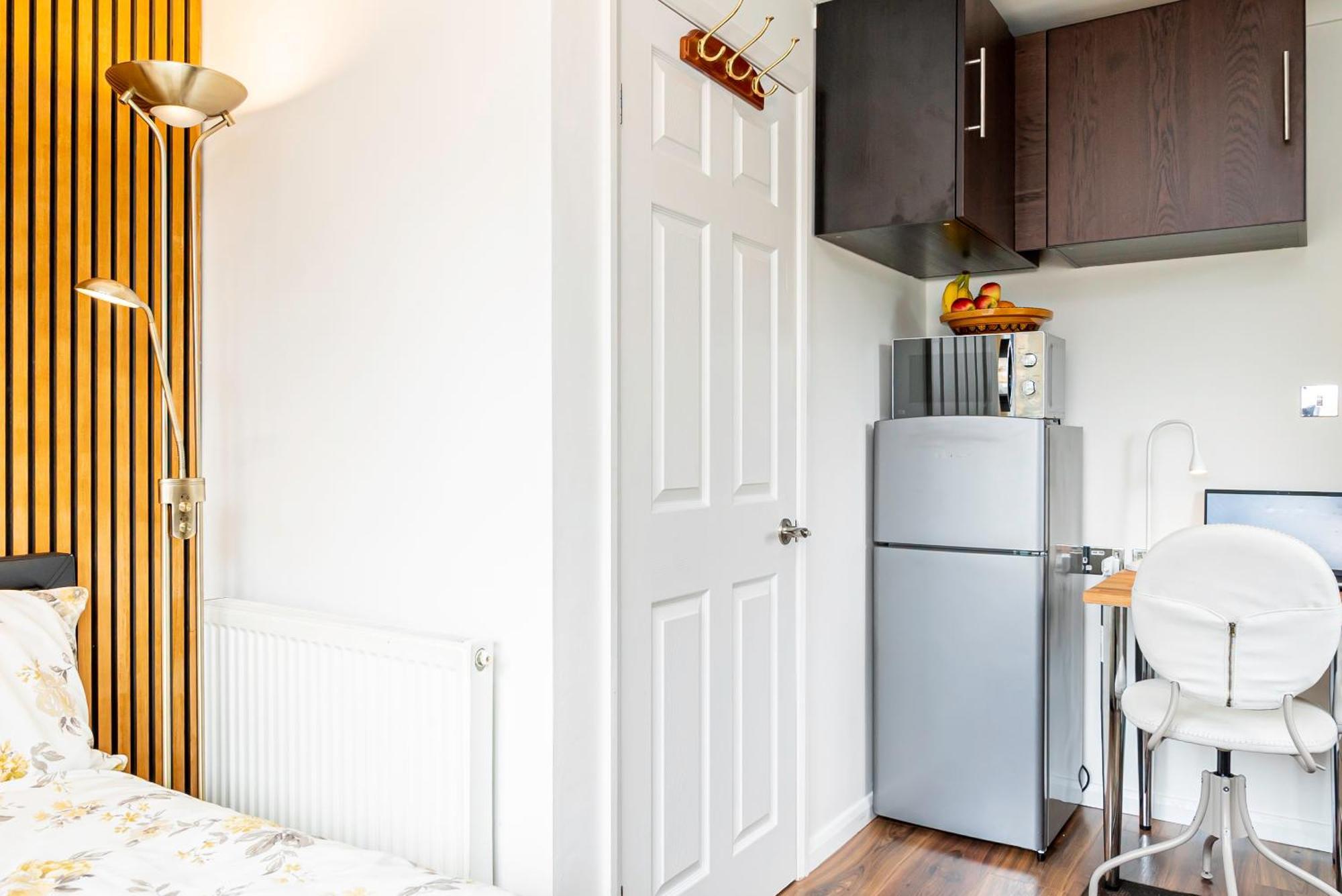 Earley Luxury Ensuite Room With Private Entrance Reading Exterior foto