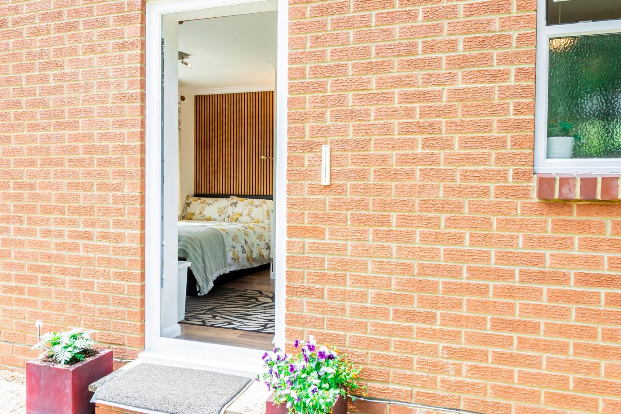 Earley Luxury Ensuite Room With Private Entrance Reading Exterior foto